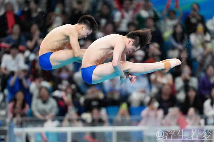 程子龙搭档朱子锋勇夺世界杯跳水男子双人10米台冠军